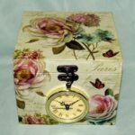 Шкатулка с часами