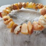 Ārstnieciska rokassprādze no neapstrādāta dzintara veselībai